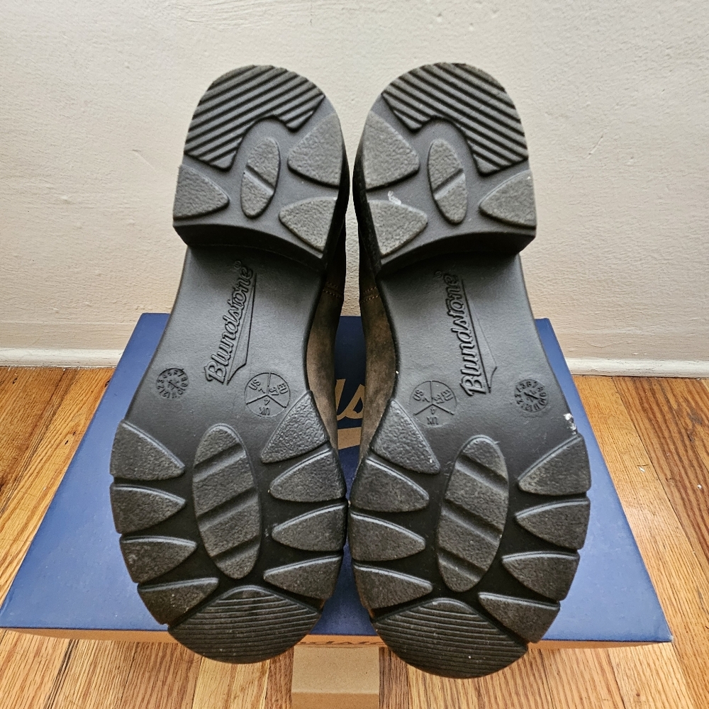 Blundstone Heeled Boots - Picture 3 of 4